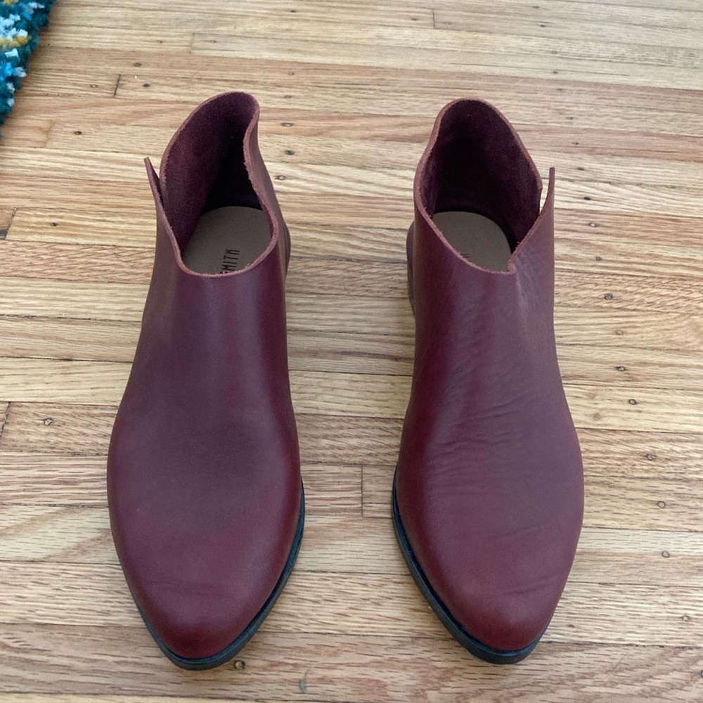 Sevilla Smith burgundy boots with black sole
